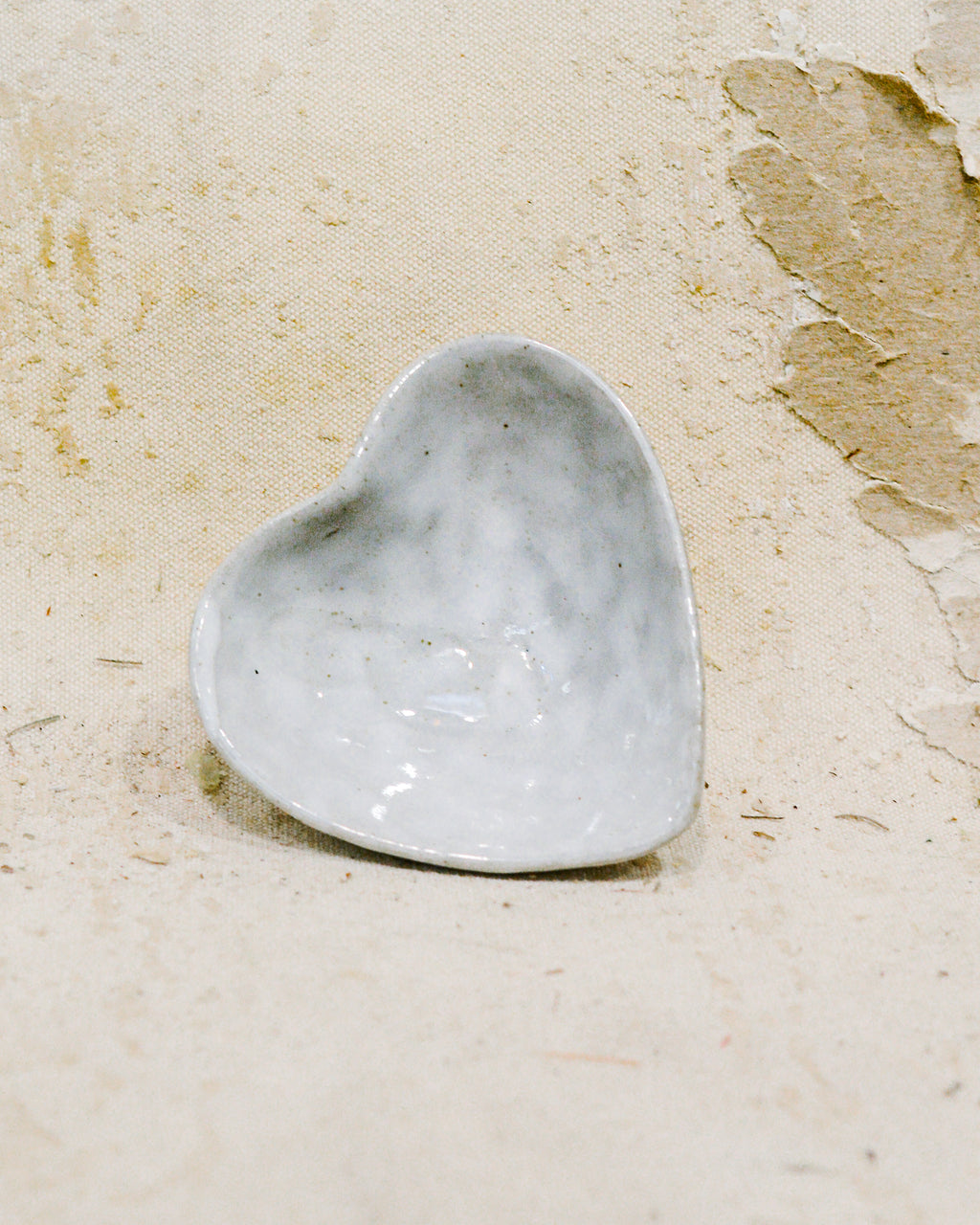 Stoneware Heart Dish Antique White